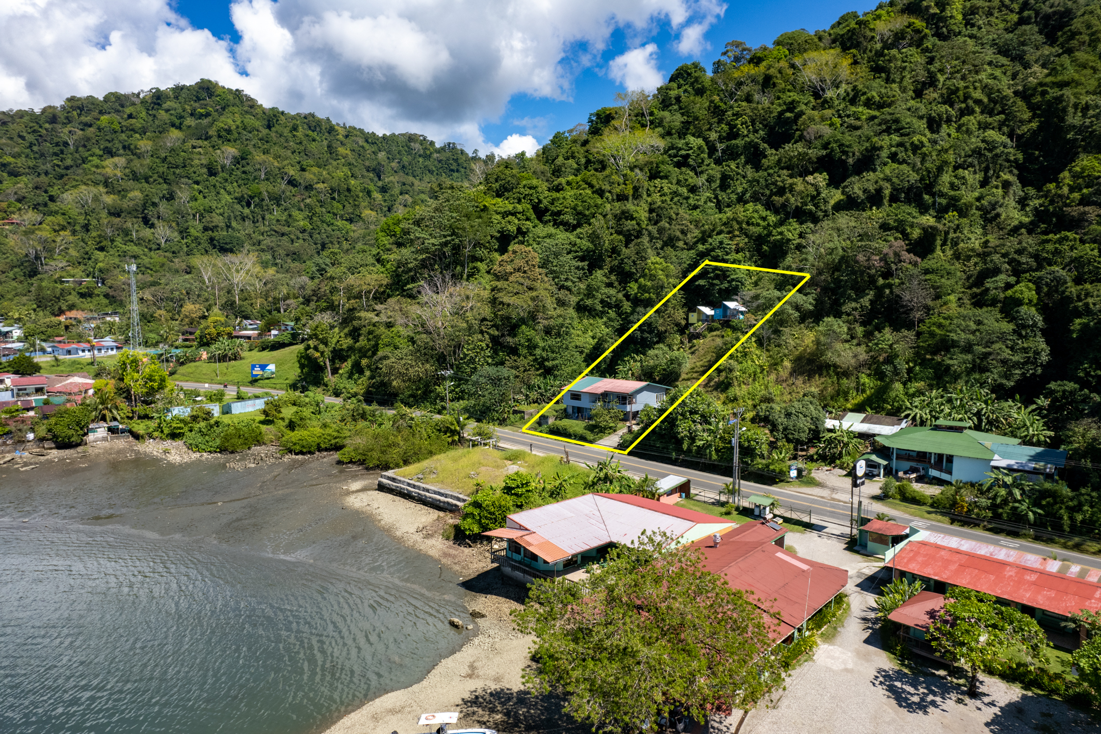 3 bed Single Family Homes For Sale in Golfito, Puntarenas - thumb 4