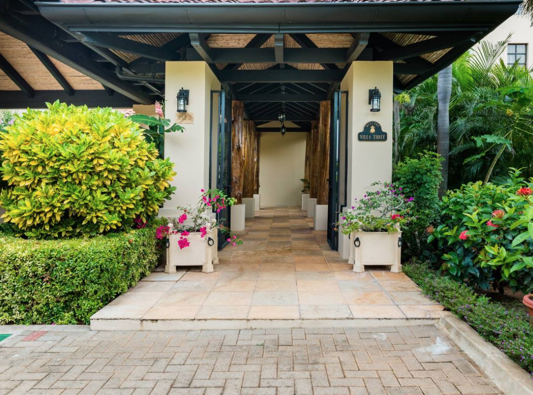 4 bed Single Family Homes For Sale in Playa Conchal, Guanacaste - thumb 9