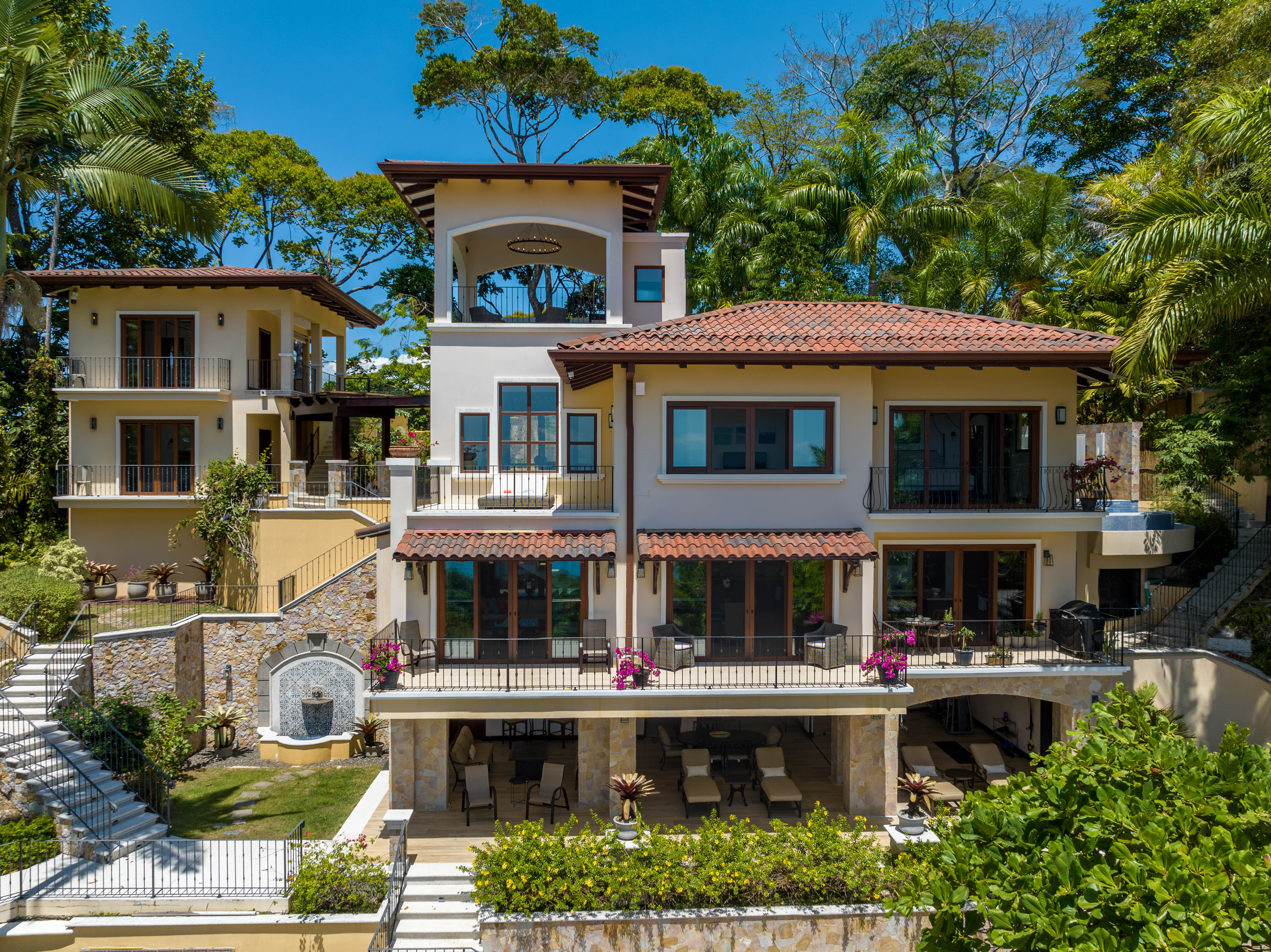 7 bed Single Family Homes For Sale in Dominical, Puntarenas - thumb 3