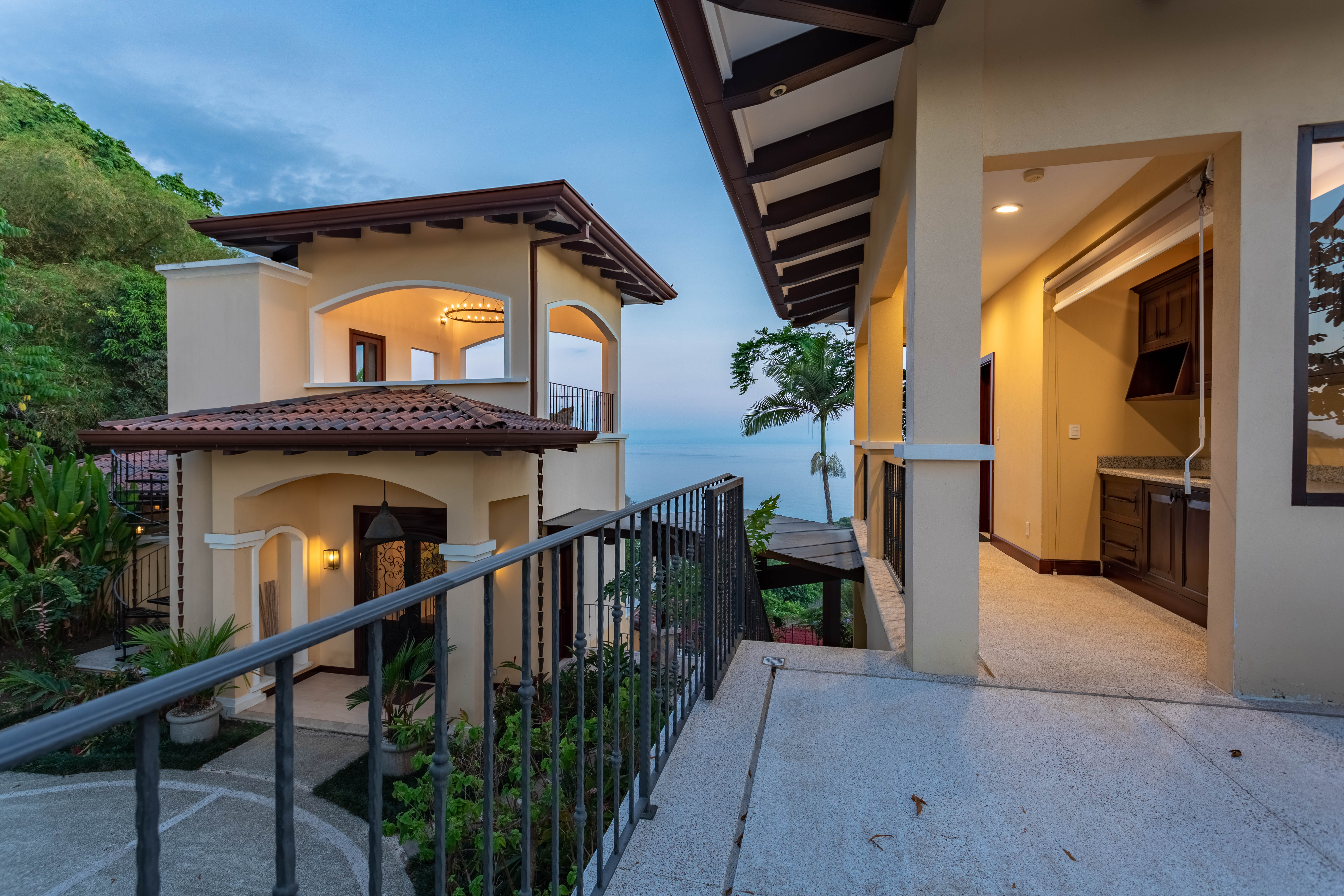 7 bed Single Family Homes For Sale in Dominical, Puntarenas - thumb 14