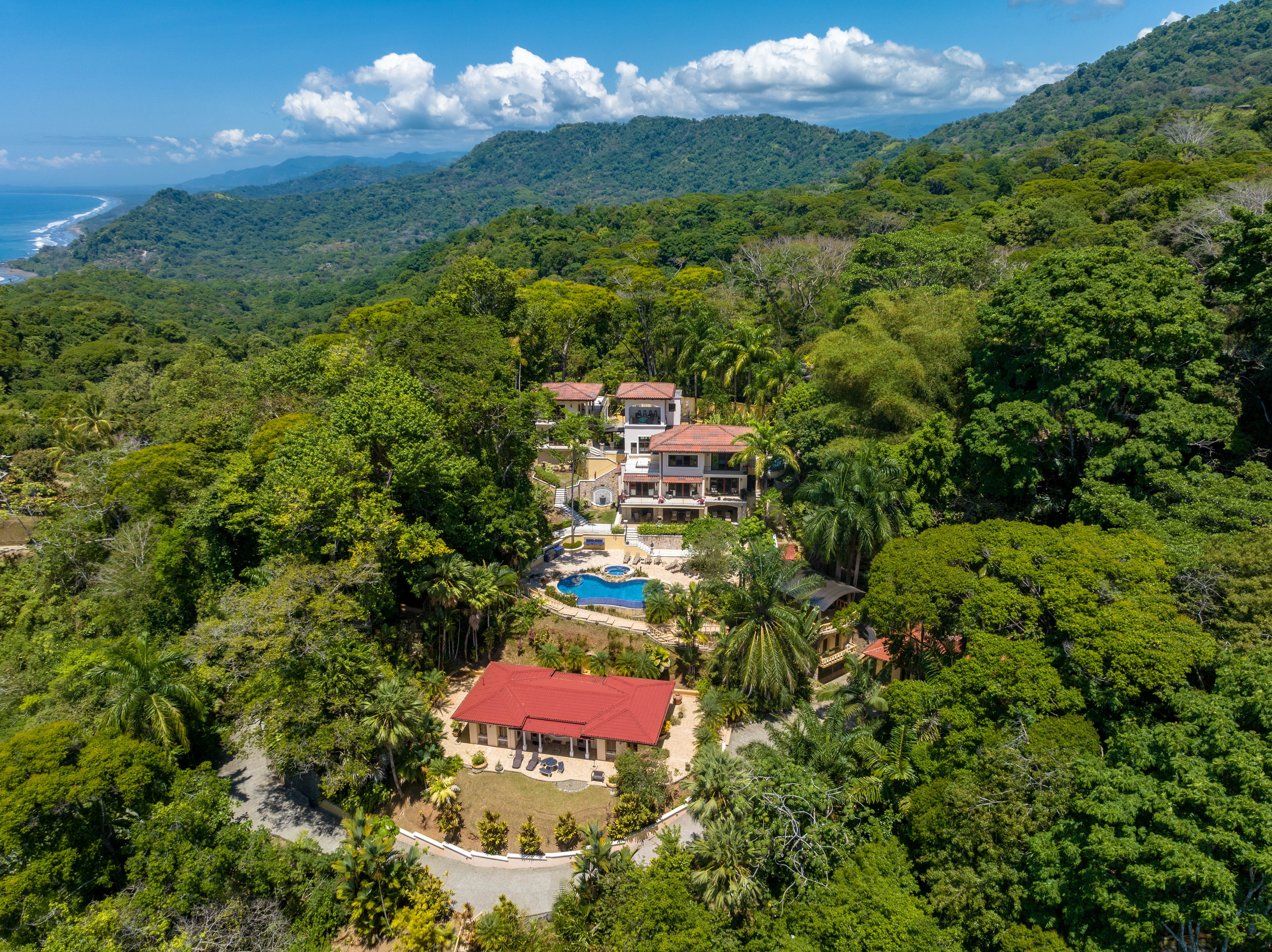 7 bed Single Family Homes For Sale in Dominical, Puntarenas - thumb 4