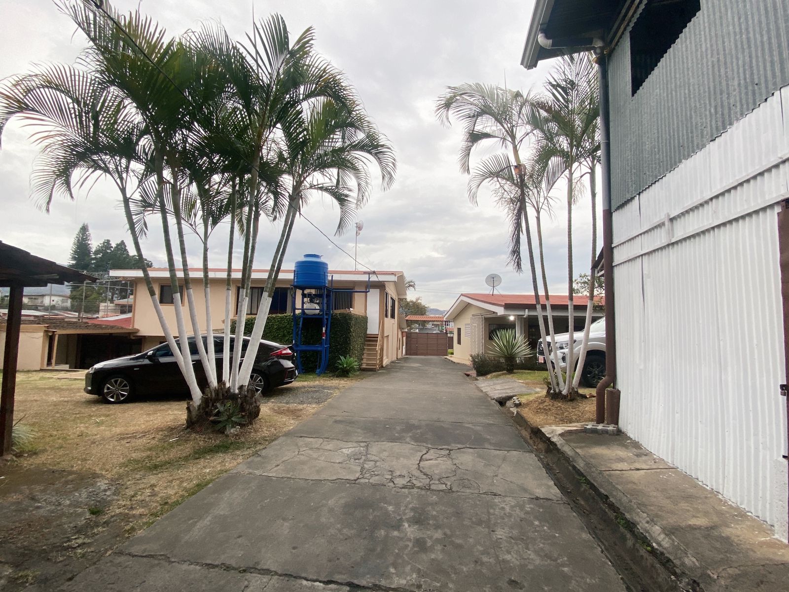 8 bed Single Family Homes For Sale in Desamparados, San Jose - thumb 5