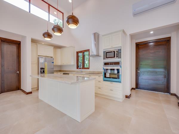 4 bed Single Family Homes For Sale in Playa Conchal, Guanacaste - thumb 19