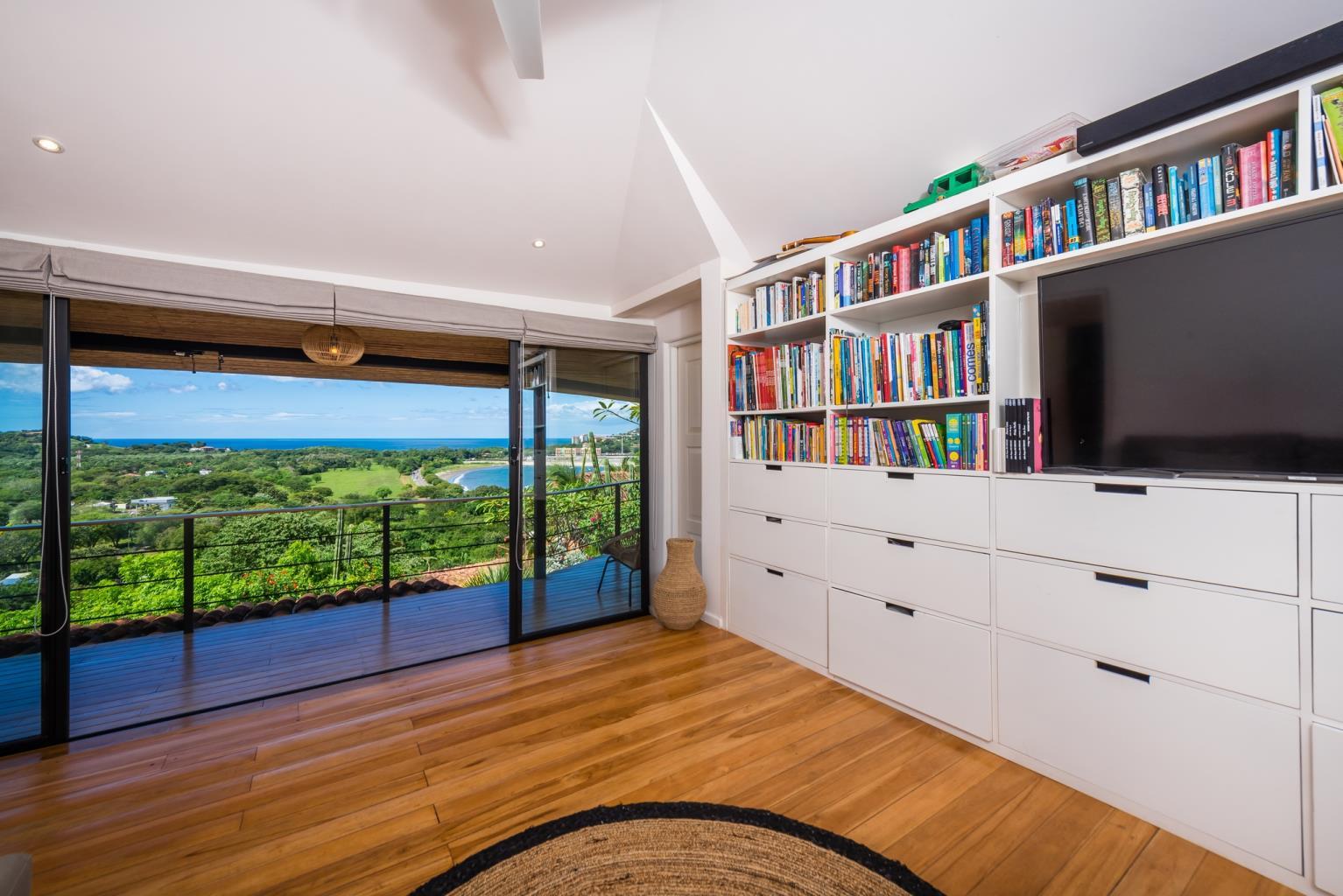 4 bed Single Family Homes For Sale in Playa Flamingo, Guanacaste - thumb 14