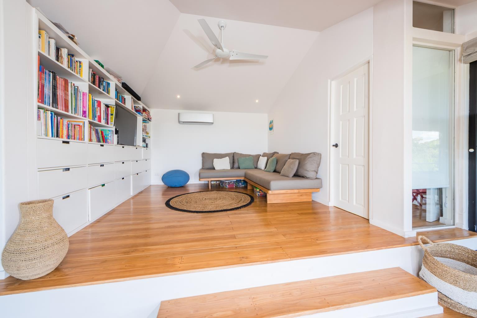 4 bed Single Family Homes For Sale in Playa Flamingo, Guanacaste - thumb 2