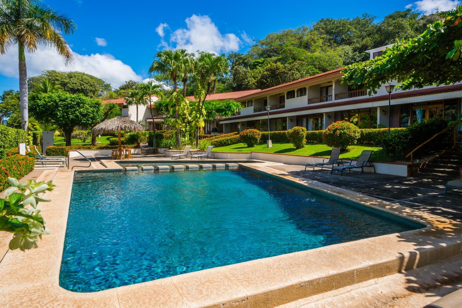 2 bed Condo For Sale in Playa Flamingo, Guanacaste - thumb 8