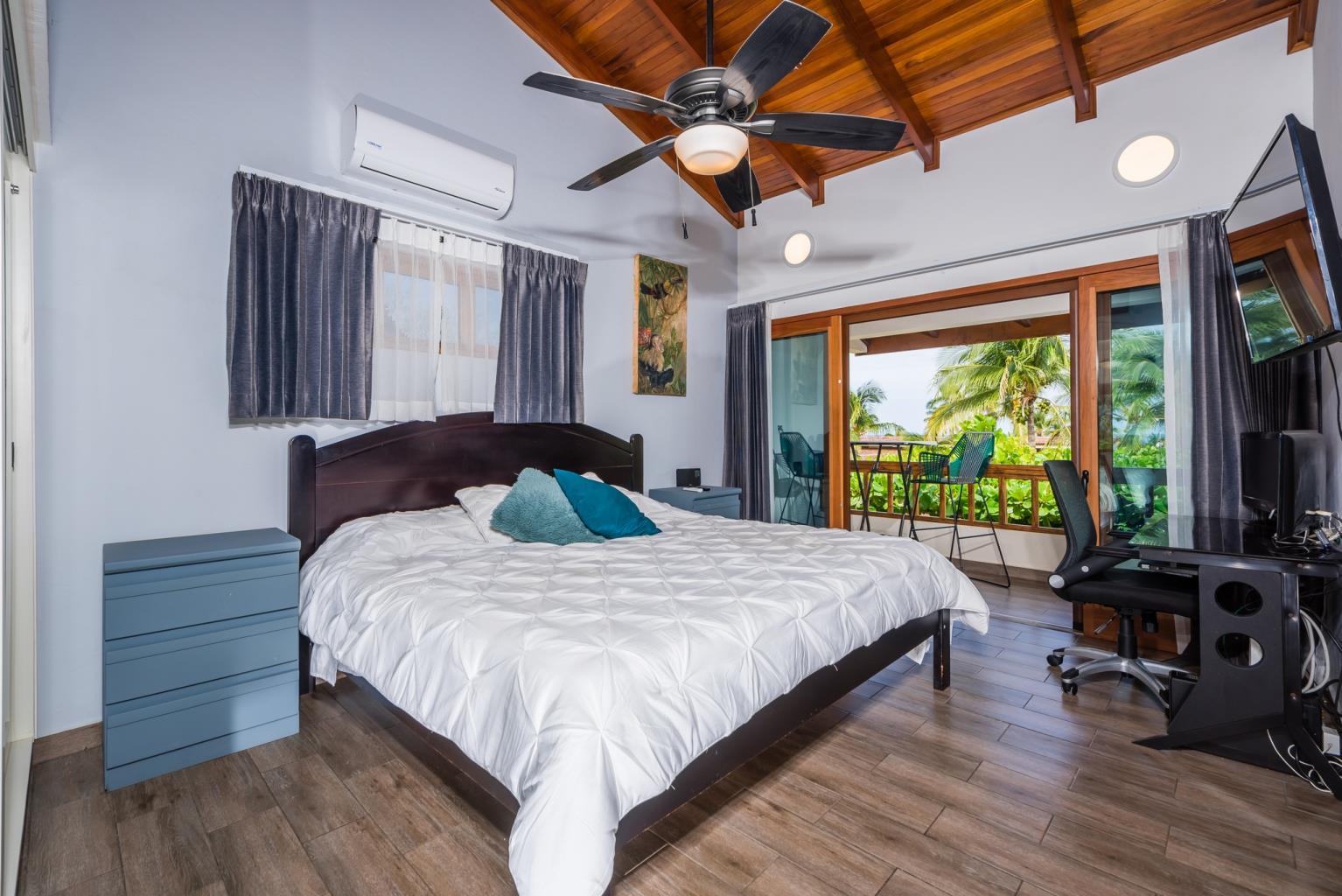 2 bed Condo For Sale in Playa Flamingo, Guanacaste - thumb 21