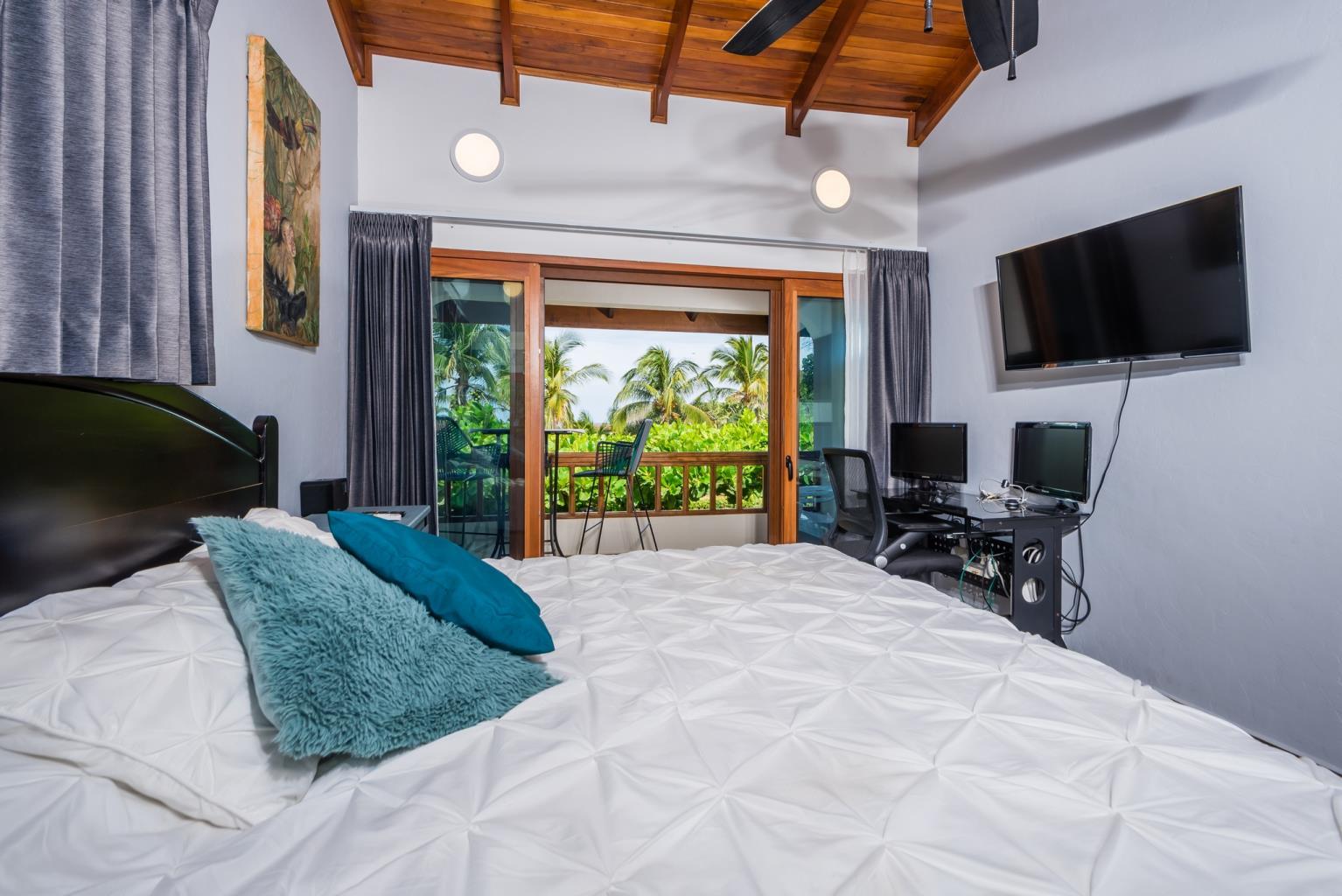 2 bed Condo For Sale in Playa Flamingo, Guanacaste - thumb 22