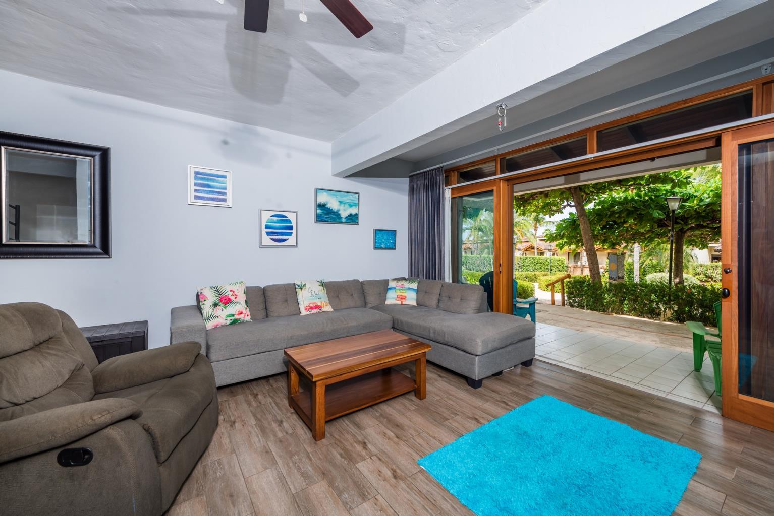 2 bed Condo For Sale in Playa Flamingo, Guanacaste - thumb 2