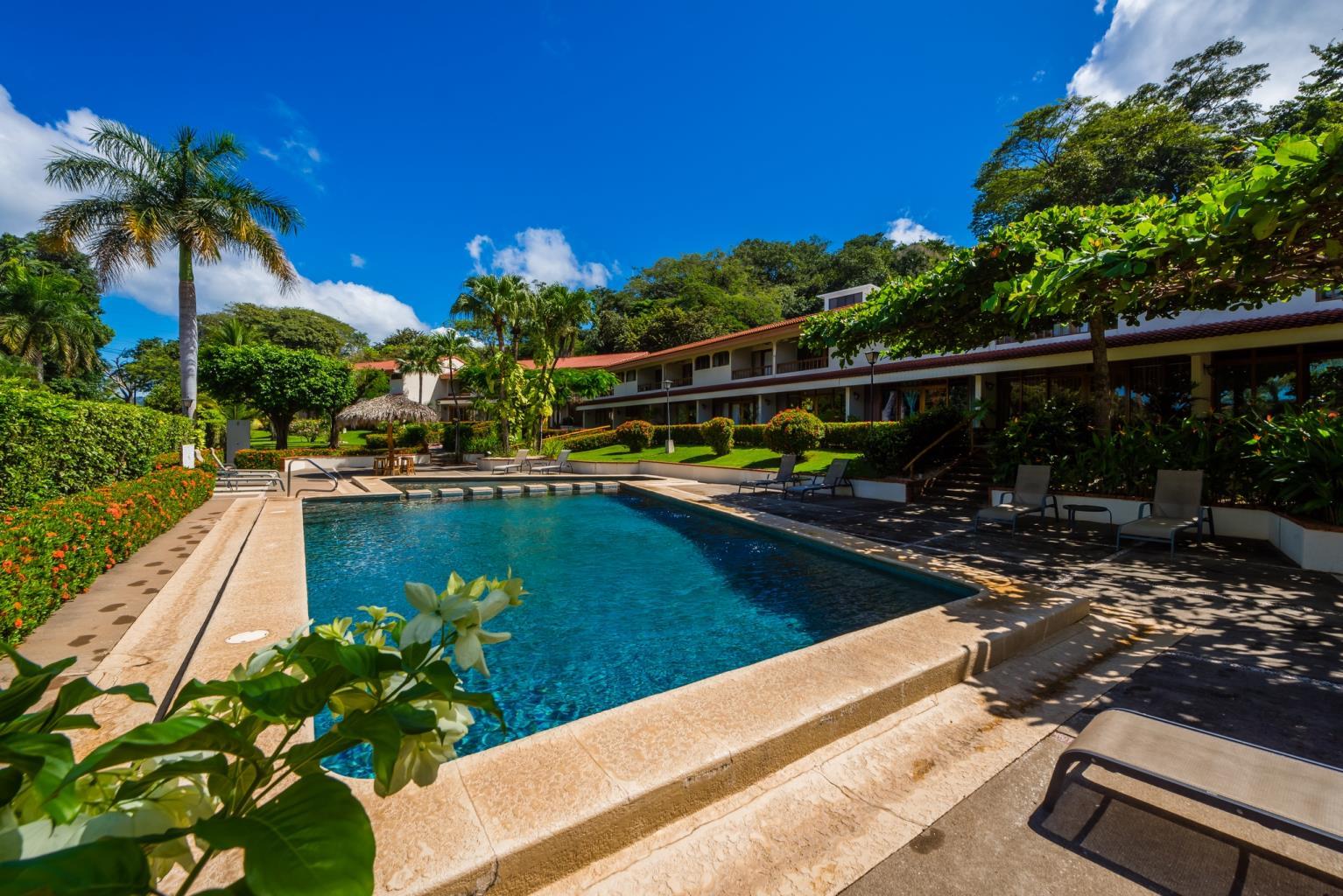 2 bed Condo For Sale in Playa Flamingo, Guanacaste - thumb 12