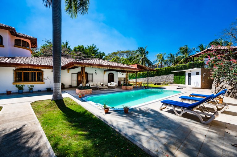 5 bed Single Family Homes For Sale in Tamarindo, Guanacaste - thumb 1