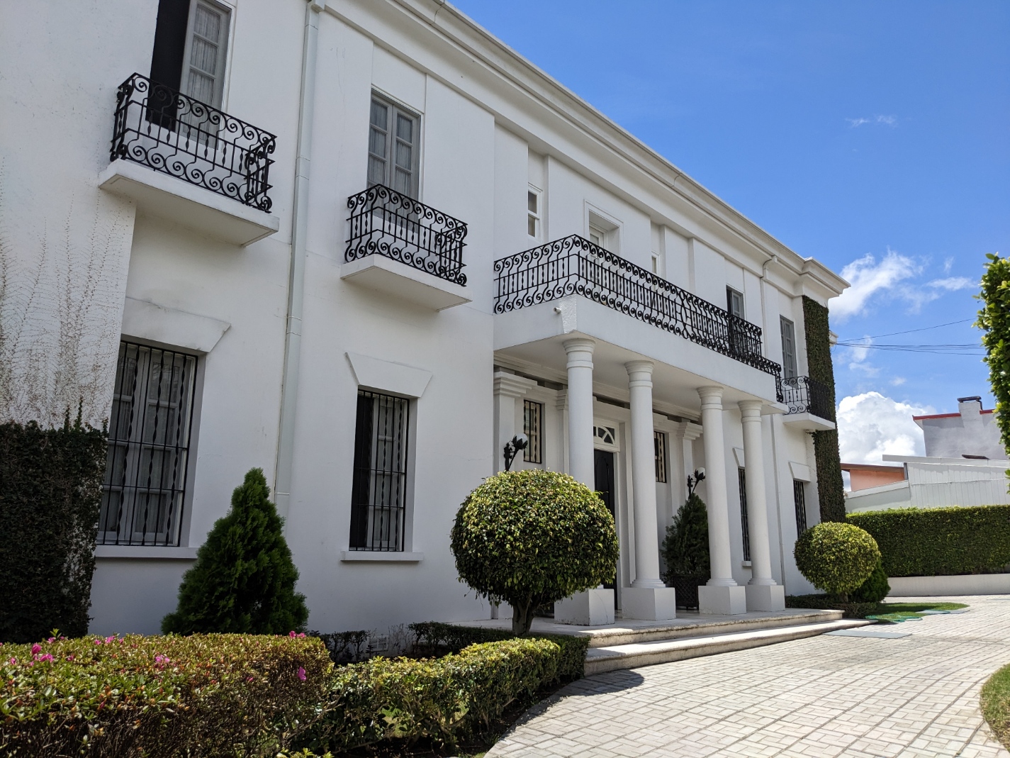 4 bed Single Family Homes For Sale in San Pedro, San Jose - thumb 6