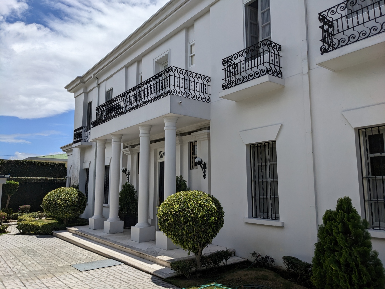 4 bed Single Family Homes For Sale in San Pedro, San Jose - thumb 5