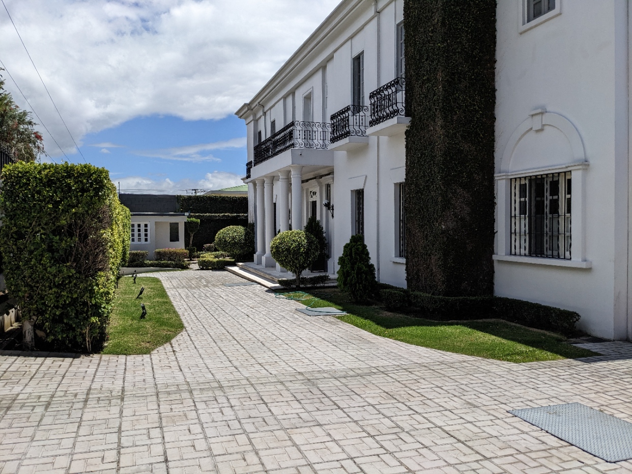 4 bed Single Family Homes For Sale in San Pedro, San Jose - thumb 4