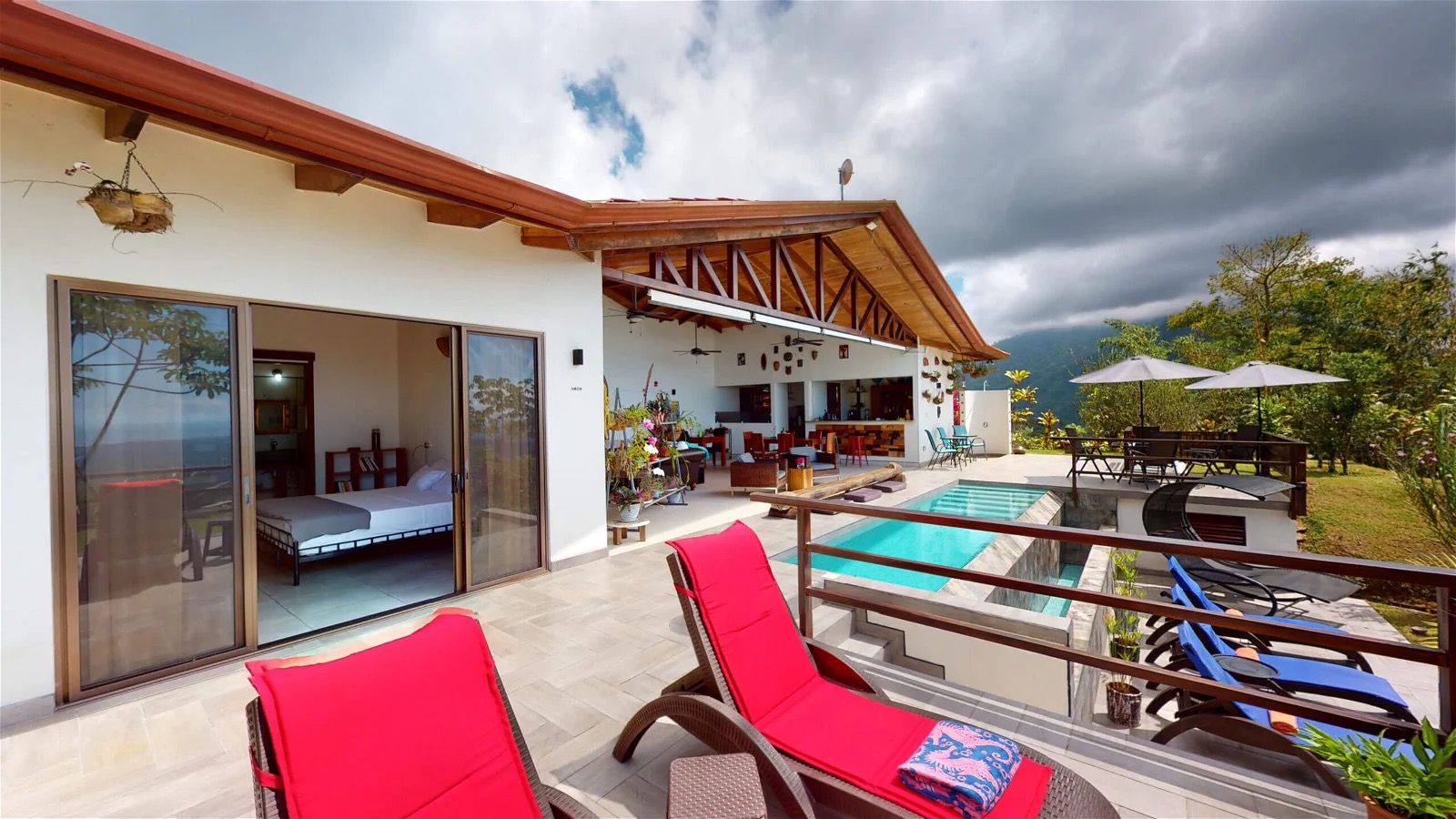 8 bed Hotel / Leisure For Sale in Ojochal, Puntarenas - thumb 2