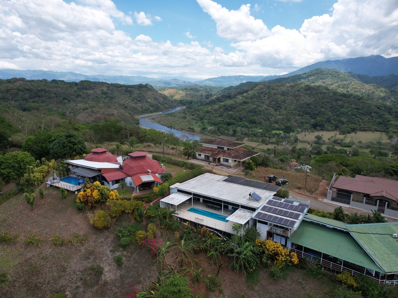 4 bed Single Family Homes For Sale in Tarcoles, Puntarenas - 1