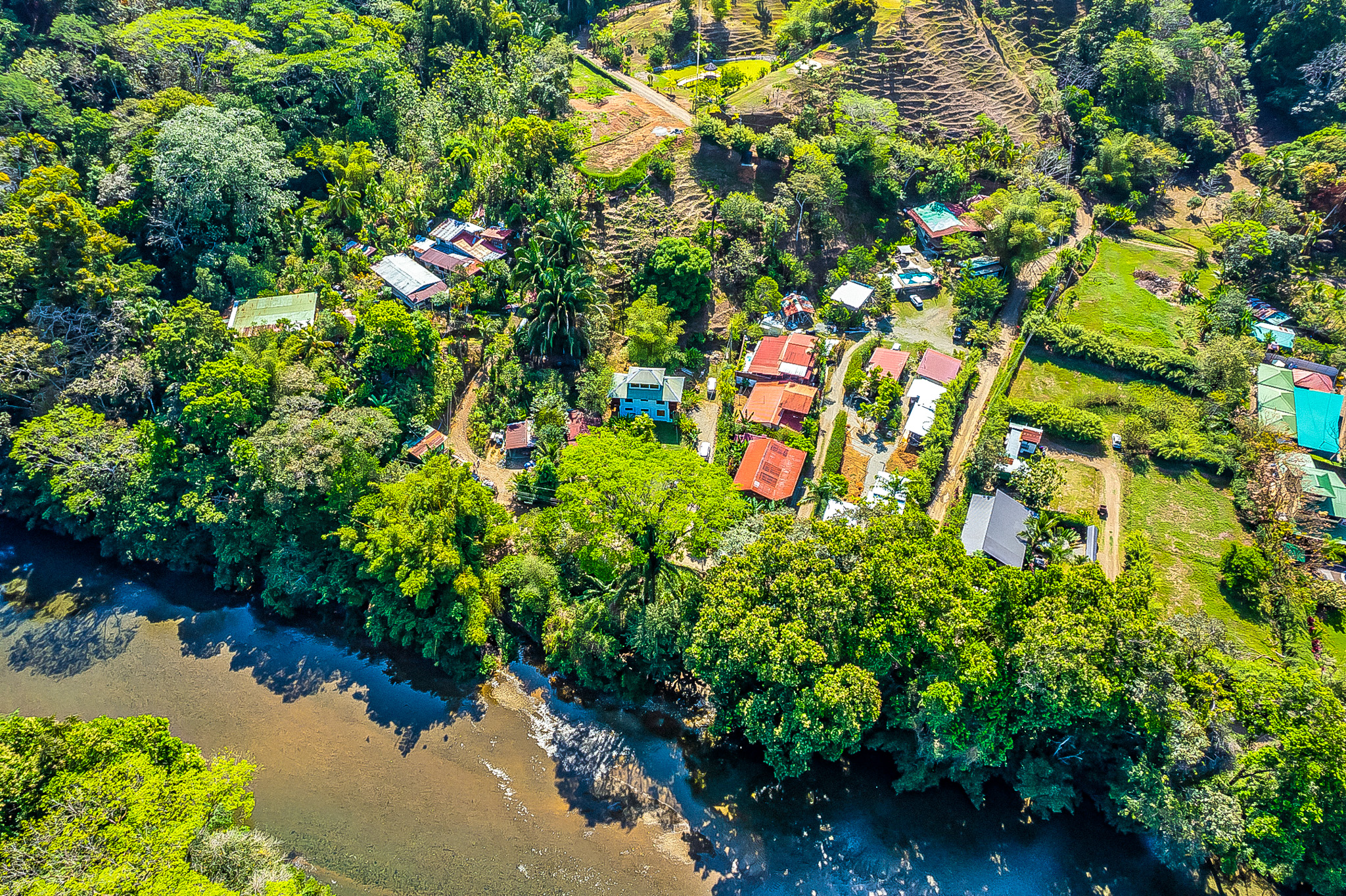 3 bed Single Family Homes For Sale in Dominical, Puntarenas - thumb 2