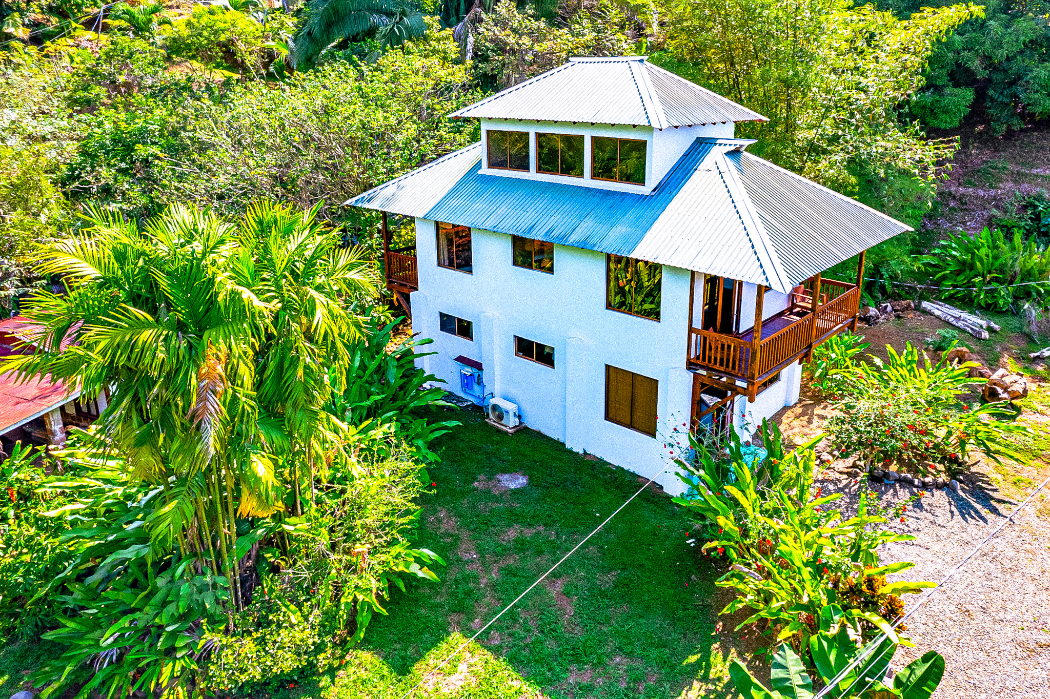 3 bed Single Family Homes For Sale in Dominical, Puntarenas - thumb 4