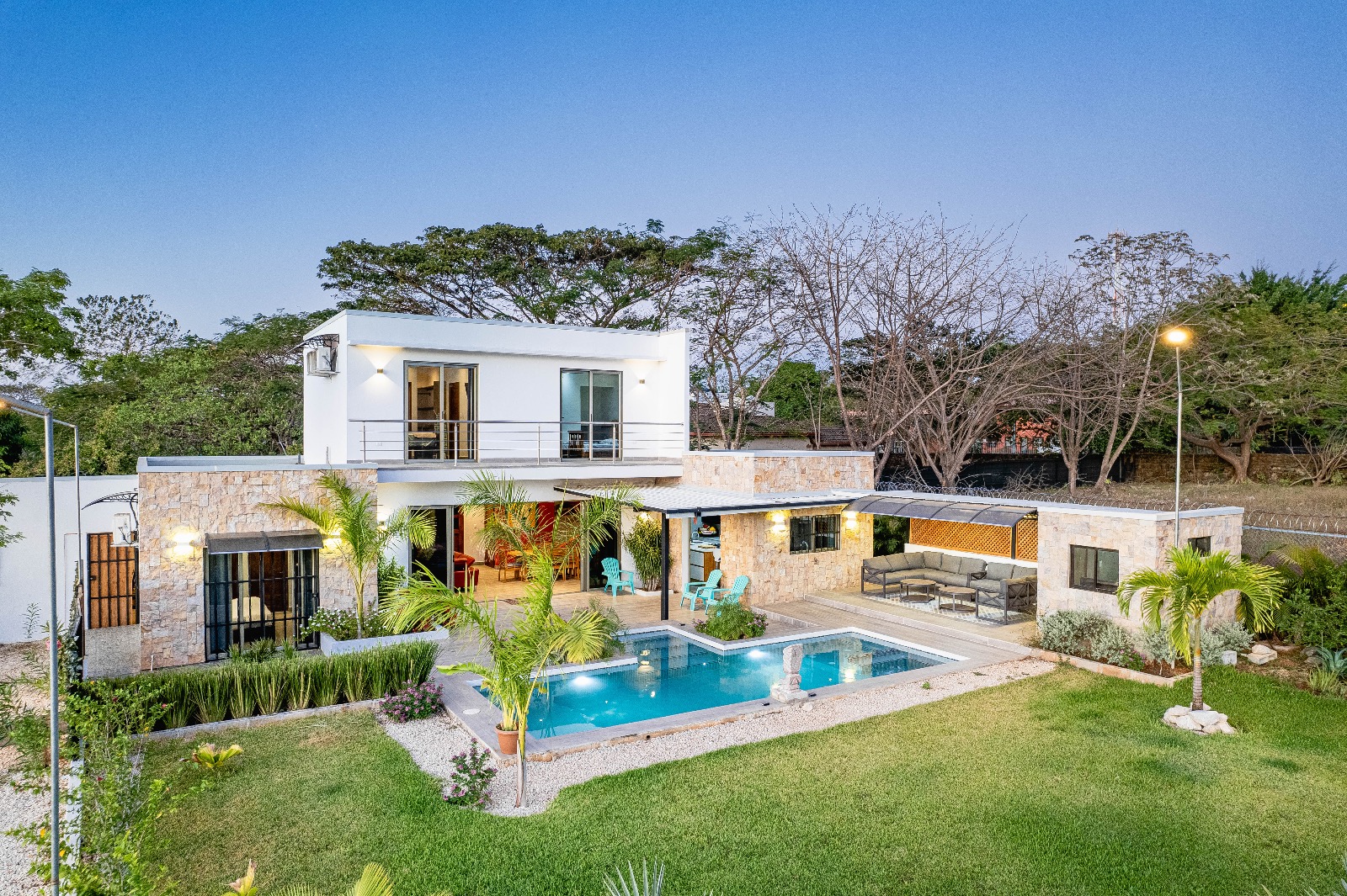 8 bed Single Family Homes For Sale in Tamarindo, Guanacaste - thumb 1