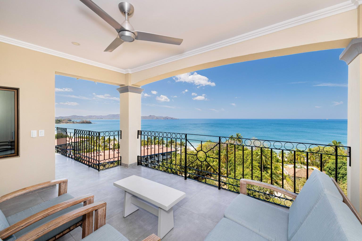 2 bed Condo For Sale in Playa Flamingo, Guanacaste - thumb 3