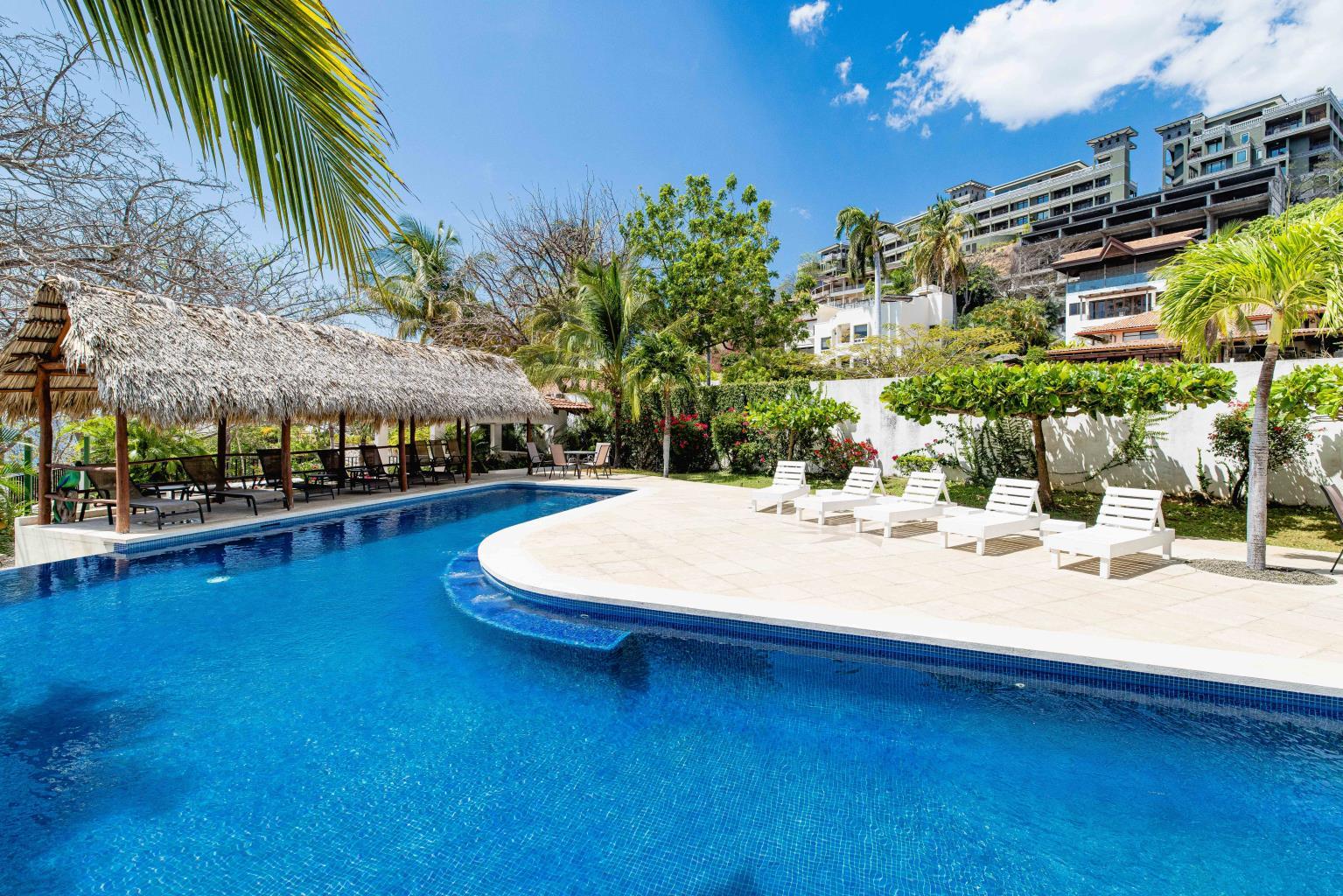 2 bed Condo For Sale in Playa Flamingo, Guanacaste - thumb 14