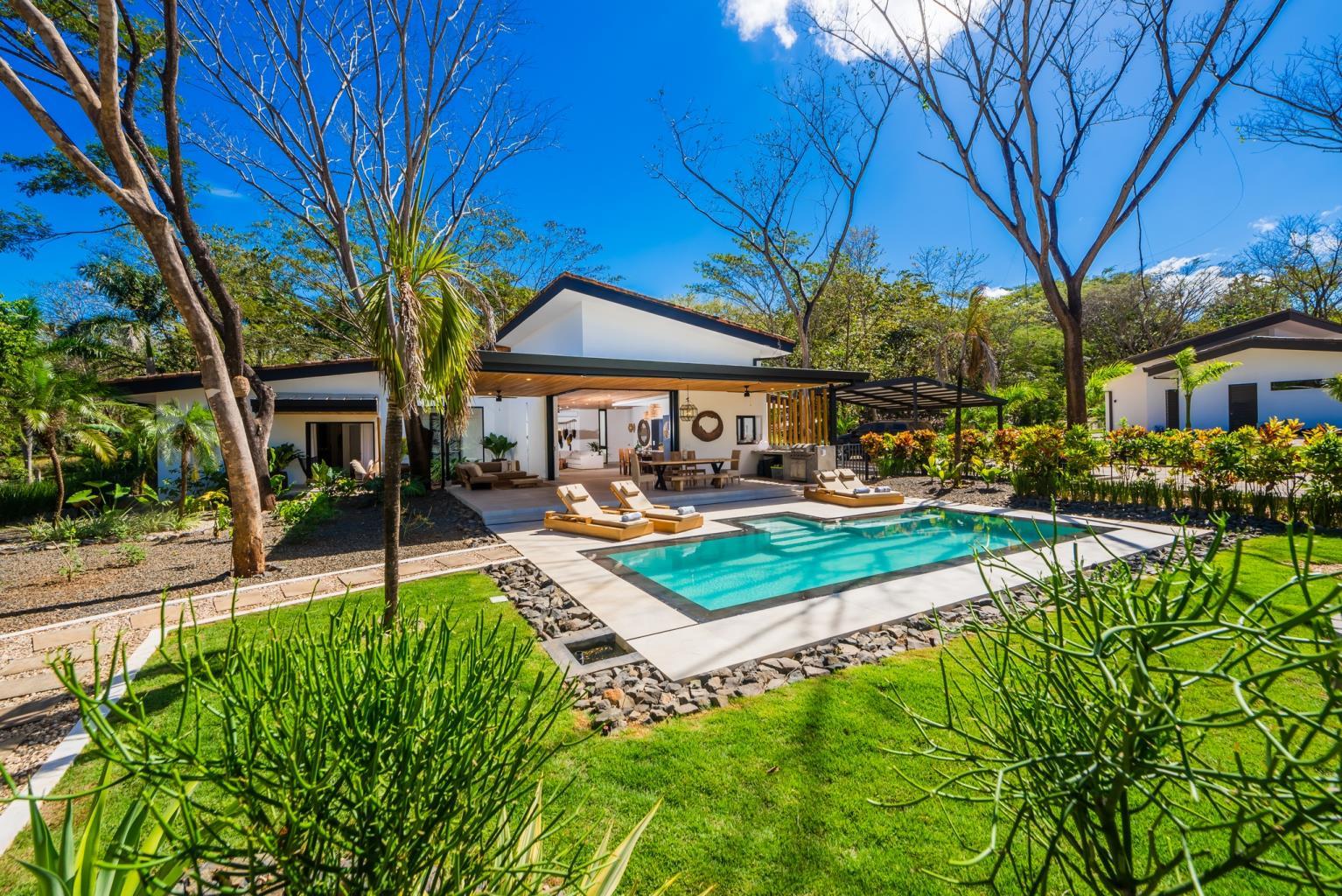 4 bed Single Family Homes For Sale in Tamarindo, Guanacaste - thumb 25