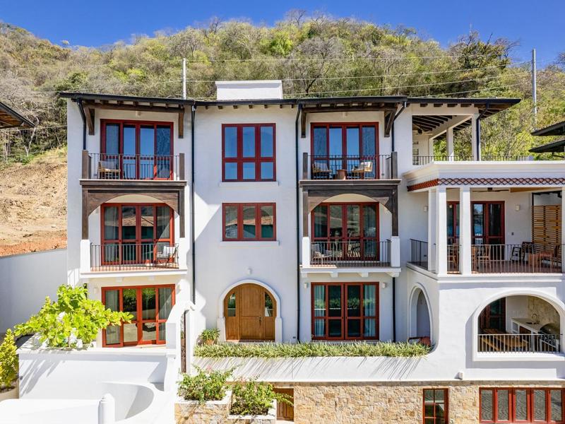 6 bed Single Family Homes For Sale in Playa Flamingo, Guanacaste - 1