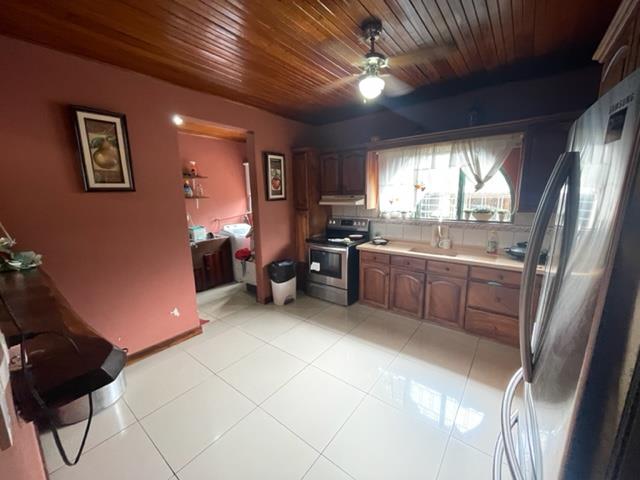 5 bed Single Family Homes For Sale in Atenas, Alajuela - thumb 3