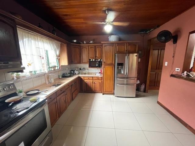 5 bed Single Family Homes For Sale in Atenas, Alajuela - thumb 2