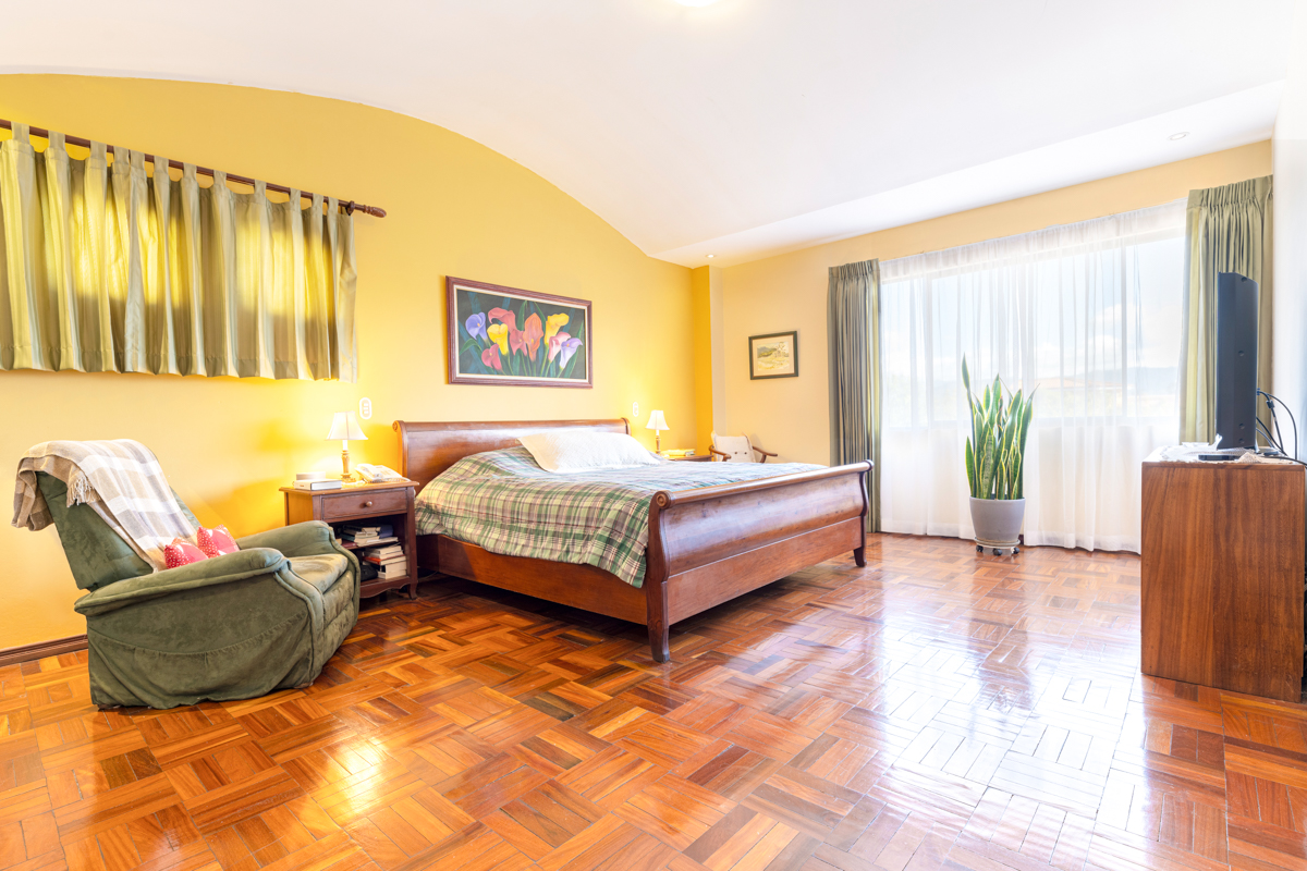 4 bed Single Family Homes For Sale in Curridabat, San Jose - thumb 23