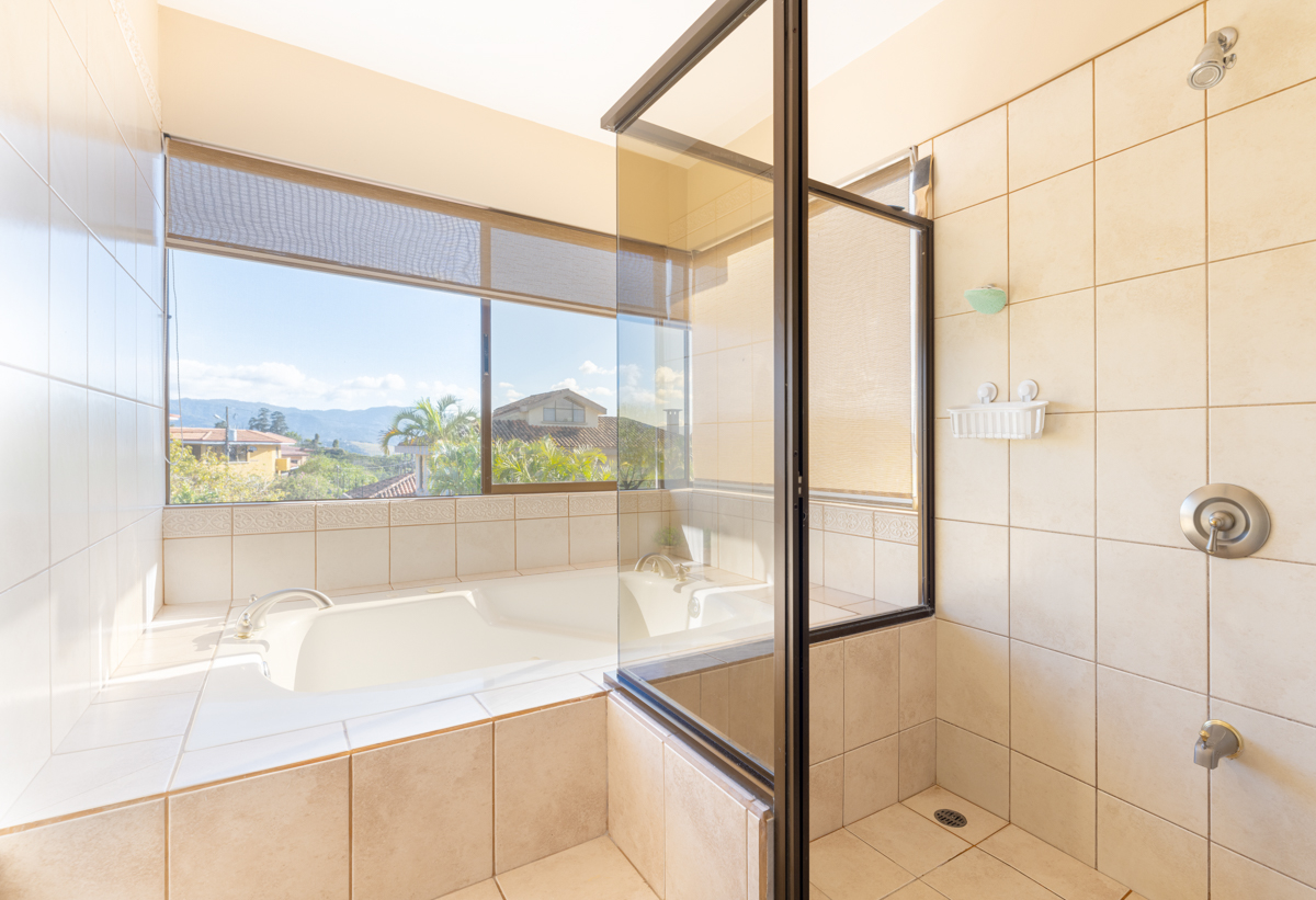 4 bed Single Family Homes For Sale in Curridabat, San Jose - thumb 26