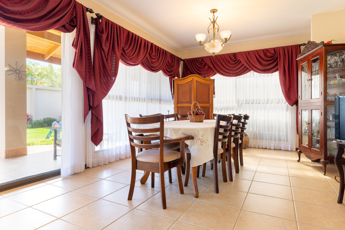 4 bed Single Family Homes For Sale in Curridabat, San Jose - thumb 2