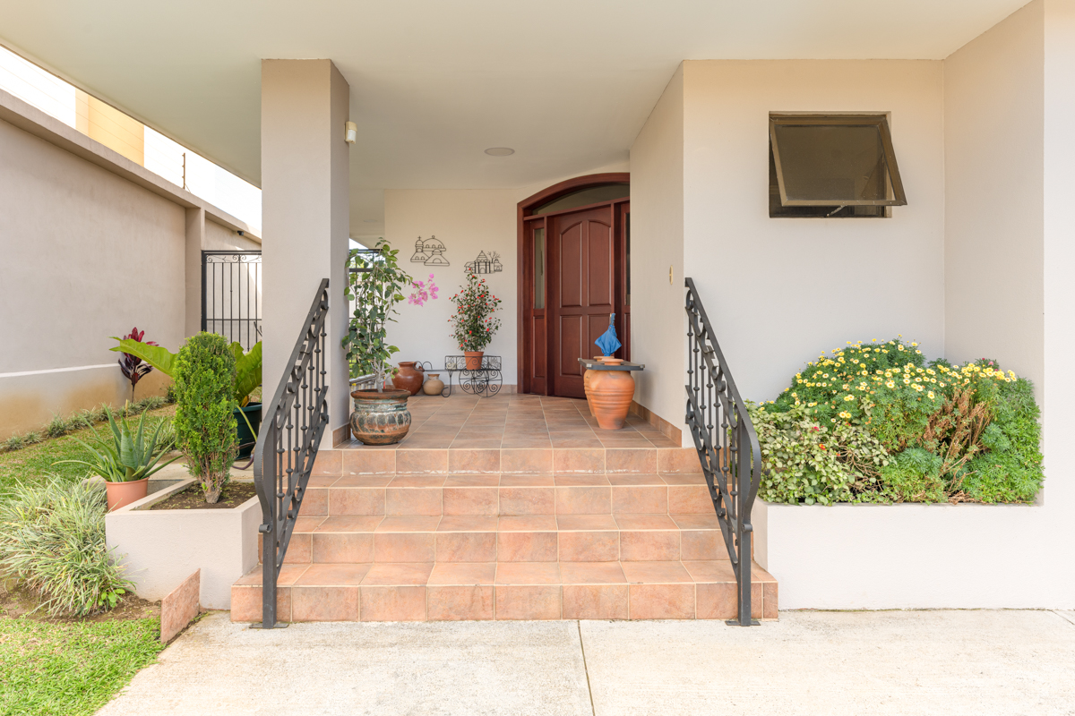 4 bed Single Family Homes For Sale in Curridabat, San Jose - thumb 22