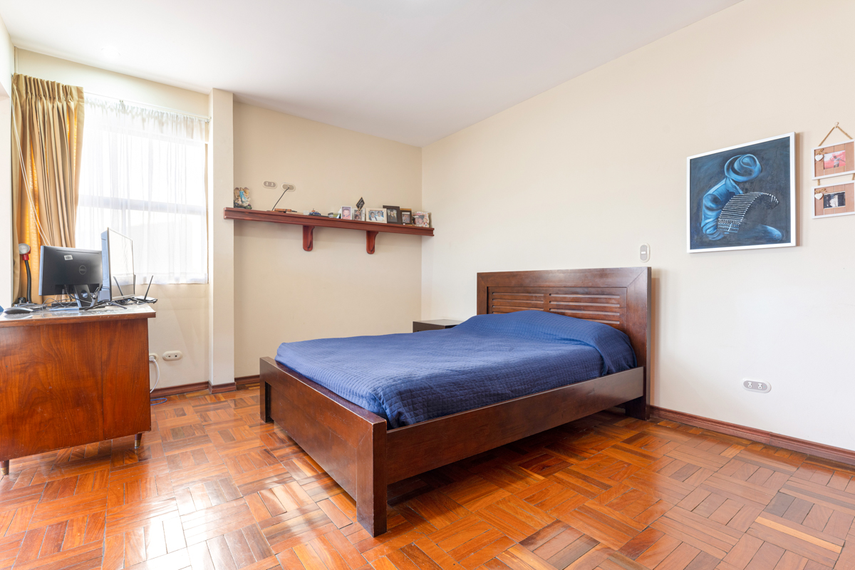 4 bed Single Family Homes For Sale in Curridabat, San Jose - thumb 13