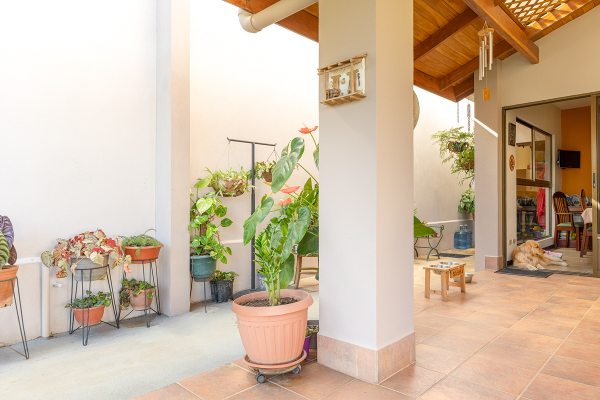 4 bed Single Family Homes For Sale in Curridabat, San Jose - thumb 7