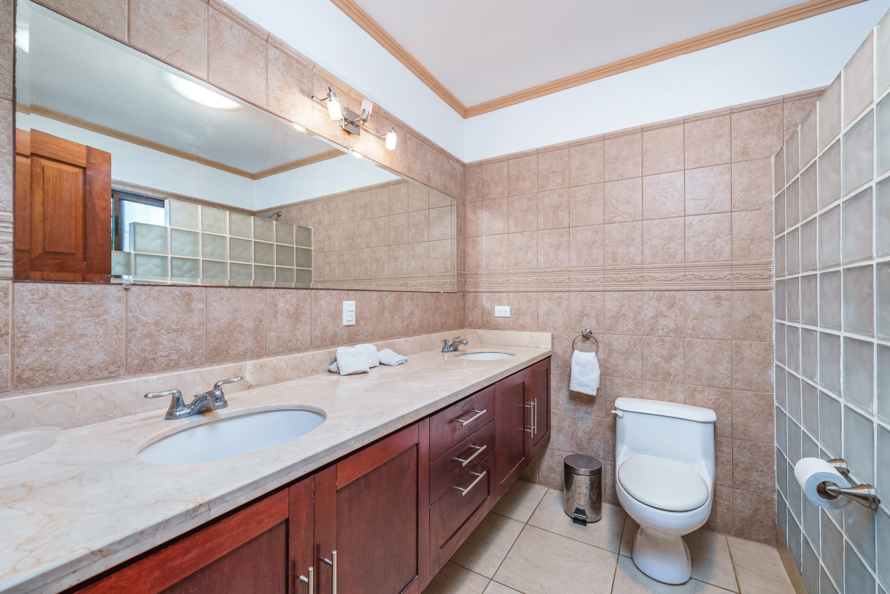 2 bed Condo For Sale in Junquillal, Guanacaste - thumb 11