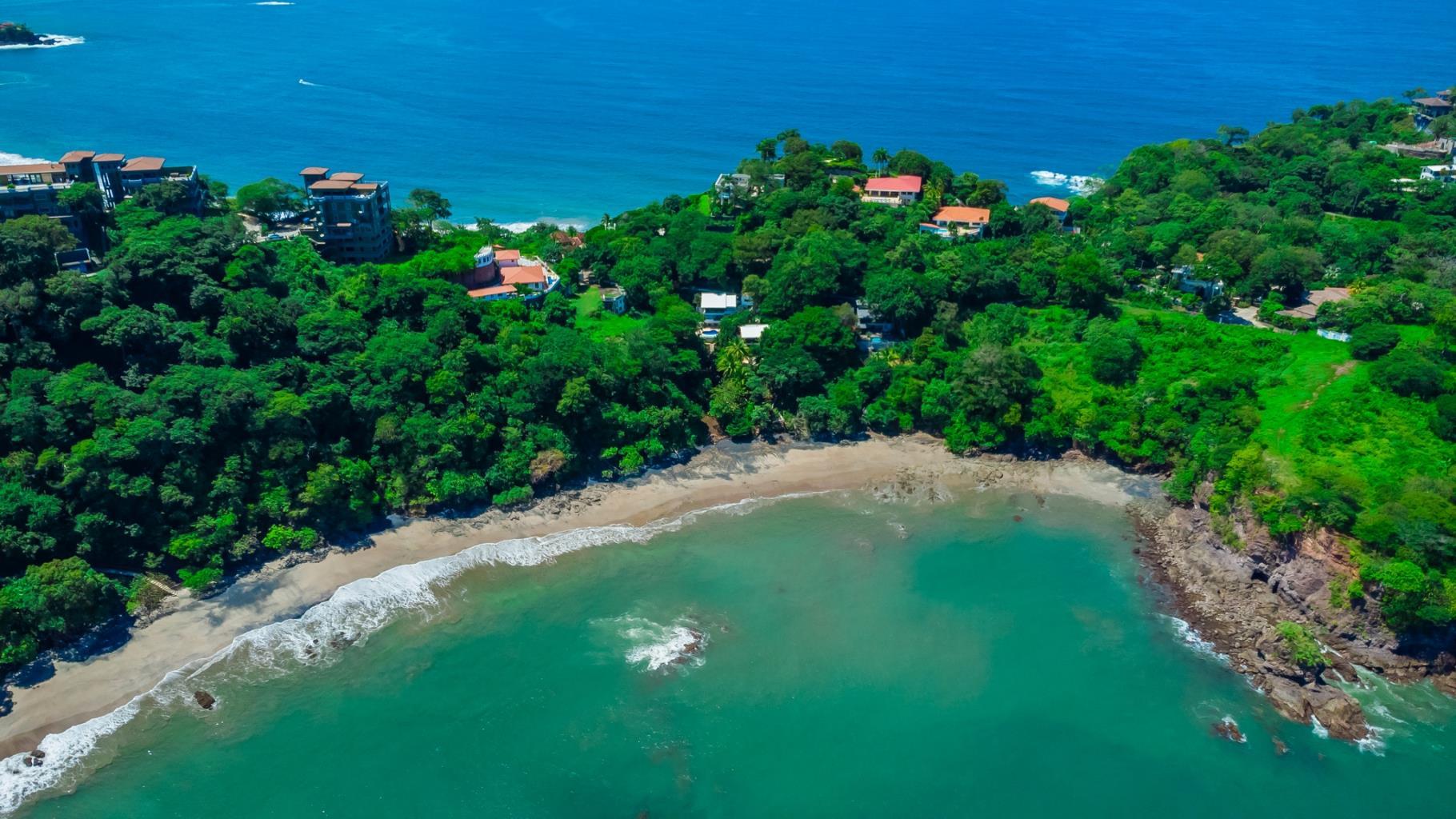 4 bed Single Family Homes For Sale in Playa Flamingo, Guanacaste - thumb 26
