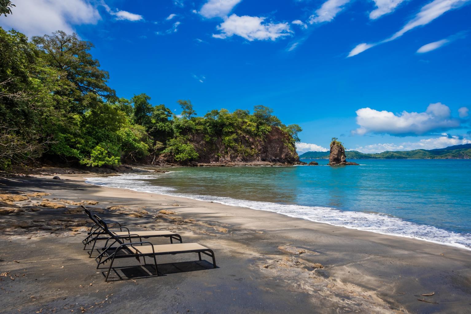 4 bed Single Family Homes For Sale in Playa Flamingo, Guanacaste - thumb 18