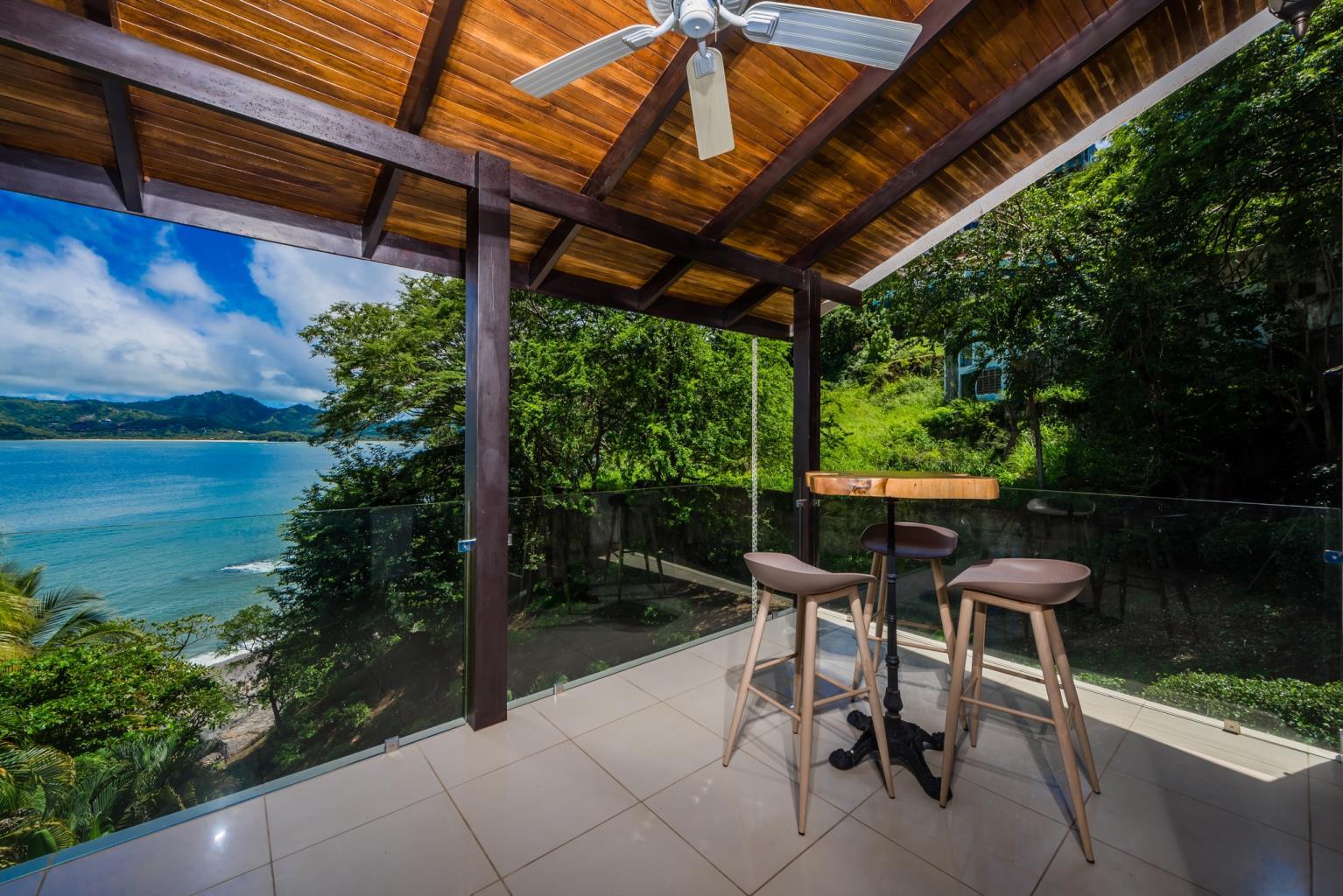 4 bed Single Family Homes For Sale in Playa Flamingo, Guanacaste - thumb 6