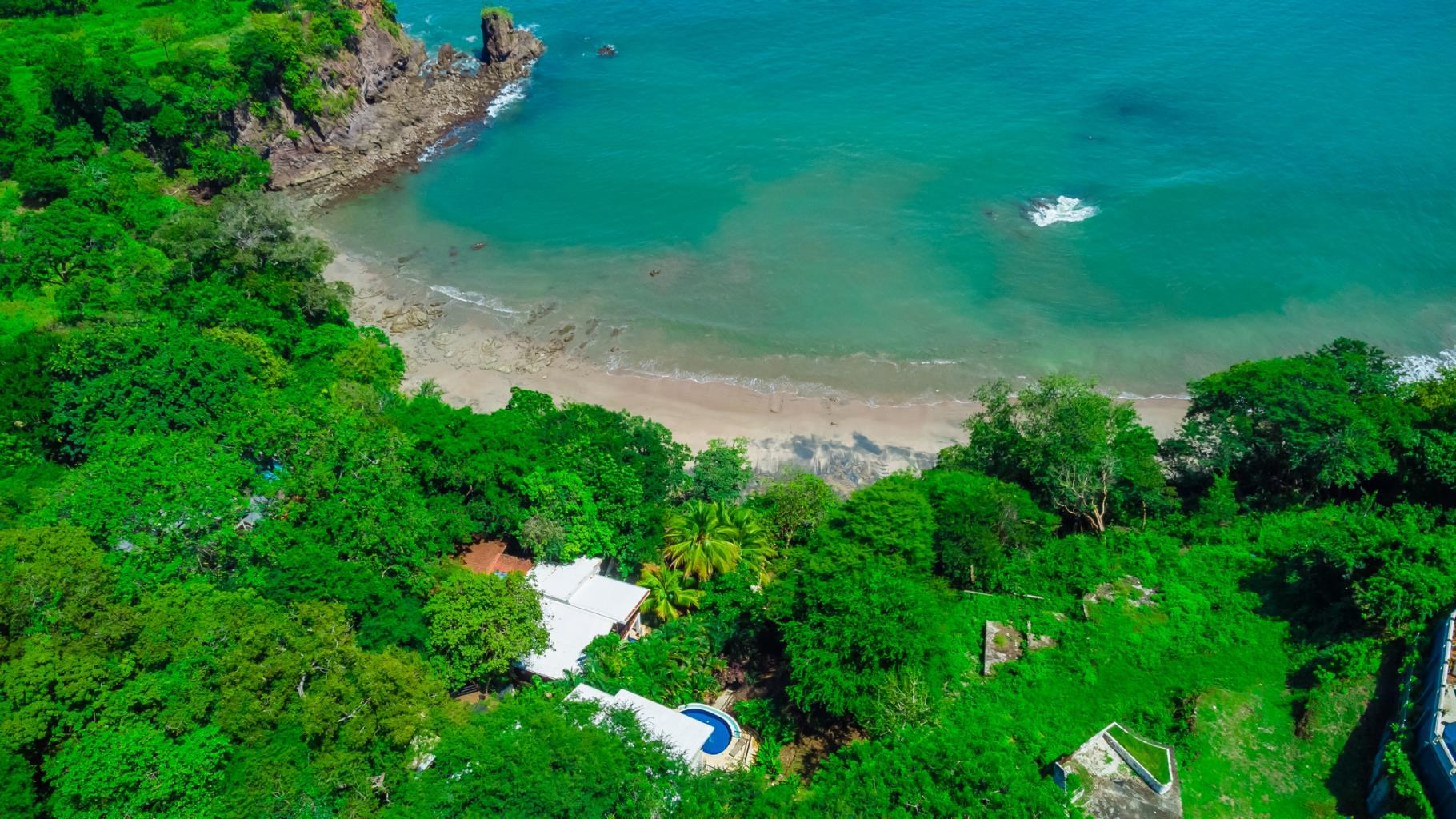 4 bed Single Family Homes For Sale in Playa Flamingo, Guanacaste - thumb 27