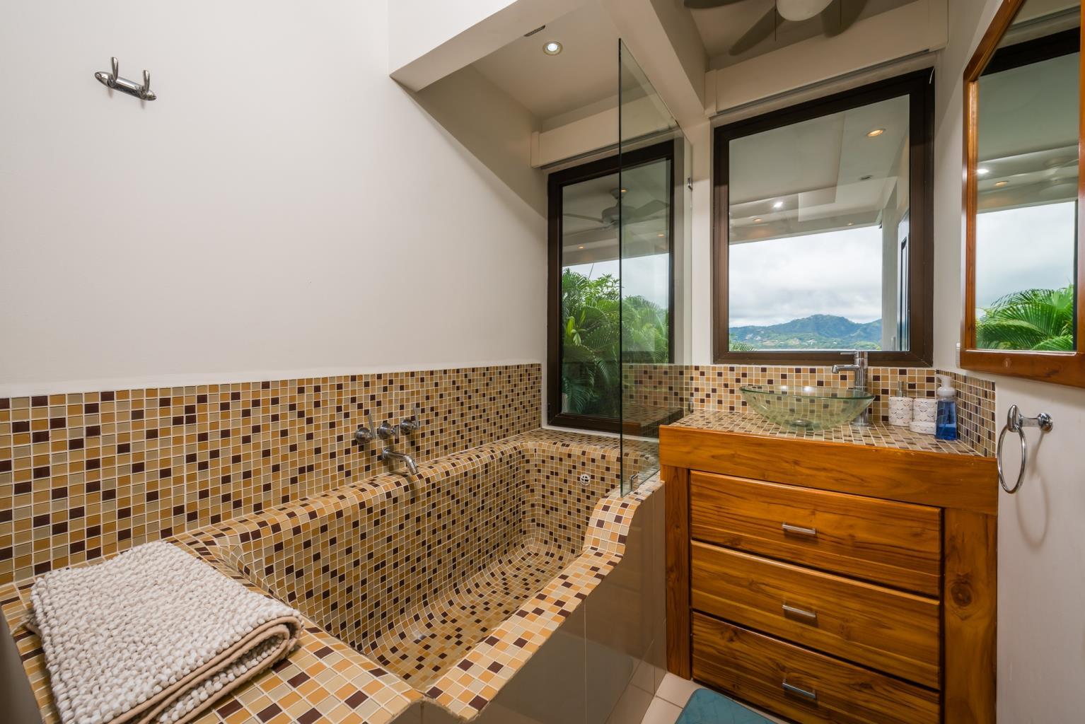 4 bed Single Family Homes For Sale in Playa Flamingo, Guanacaste - thumb 12