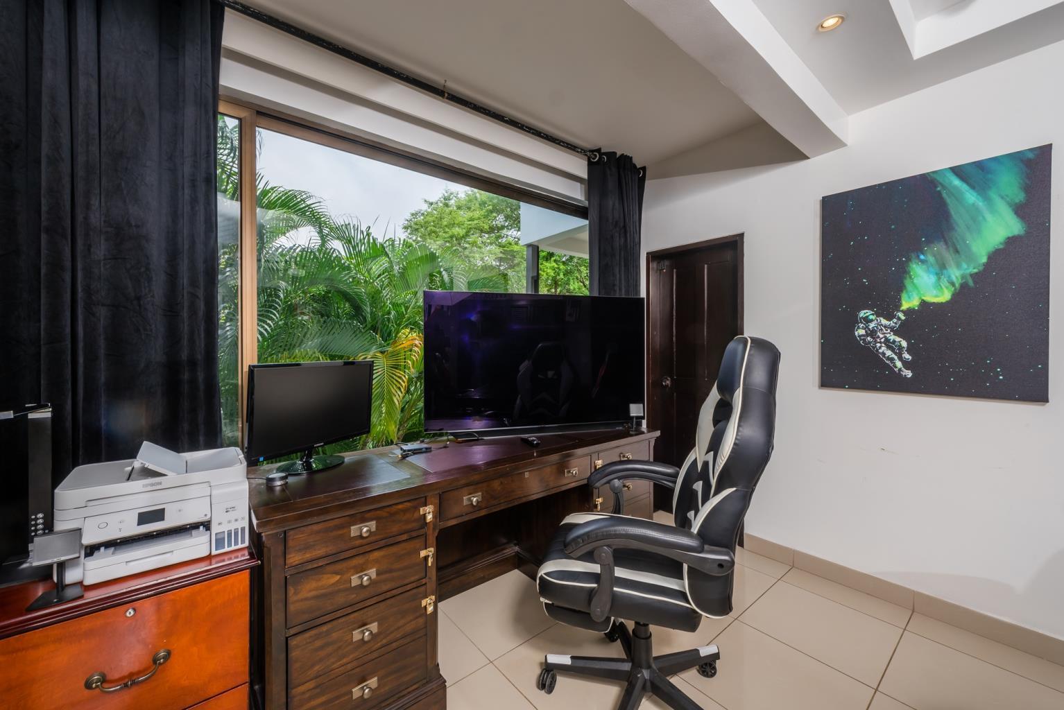 4 bed Single Family Homes For Sale in Playa Flamingo, Guanacaste - thumb 14
