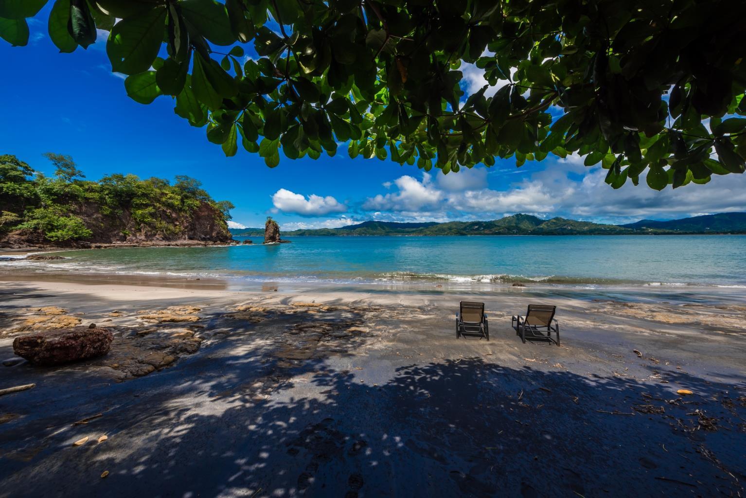 4 bed Single Family Homes For Sale in Playa Flamingo, Guanacaste - thumb 17