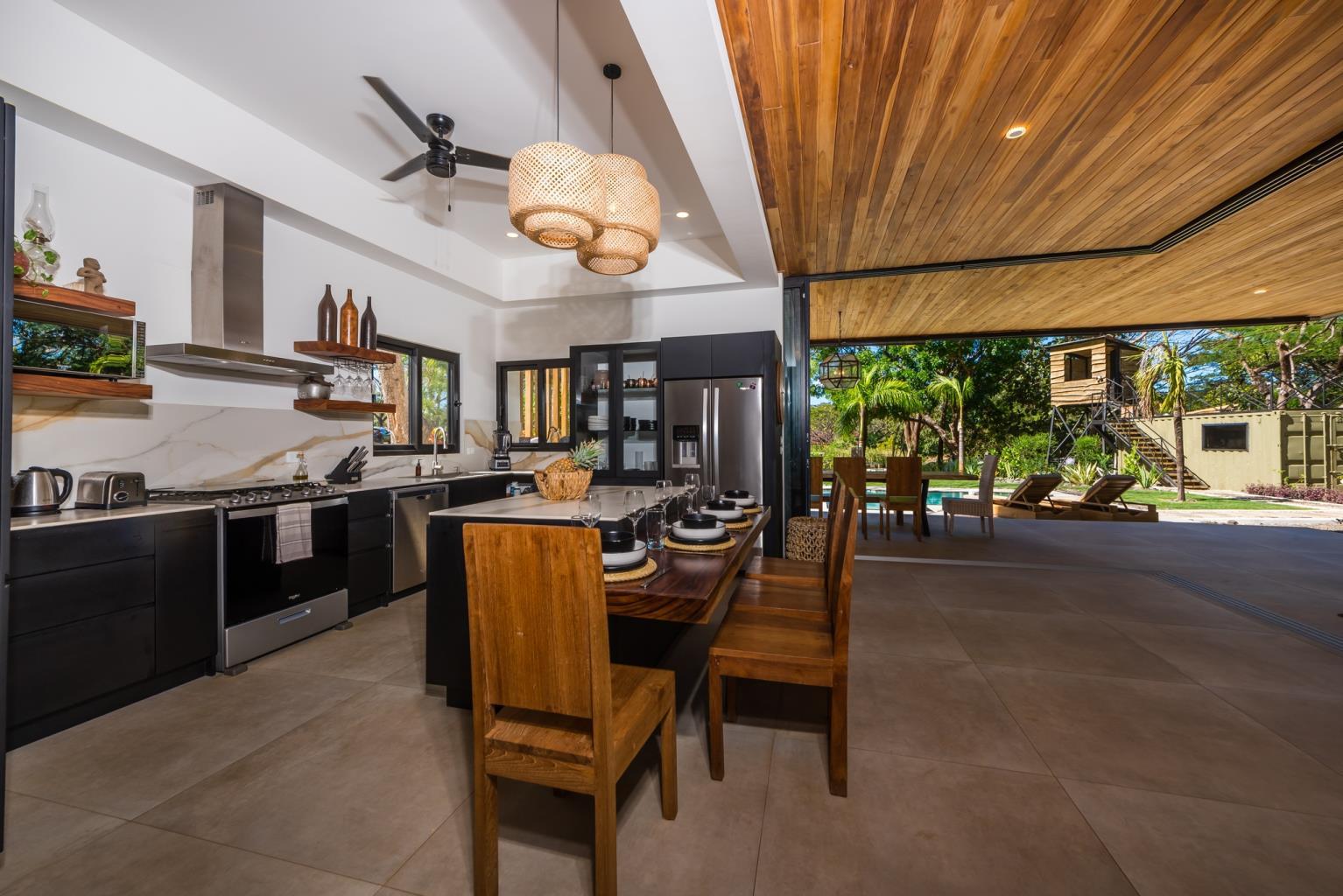 4 bed Single Family Homes For Sale in Tamarindo, Guanacaste - thumb 4