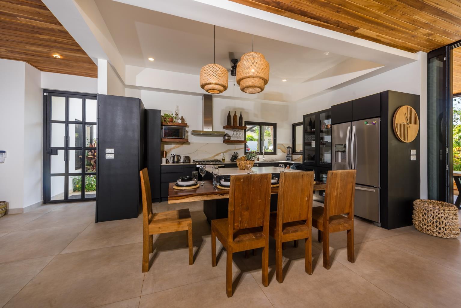 4 bed Single Family Homes For Sale in Tamarindo, Guanacaste - thumb 9