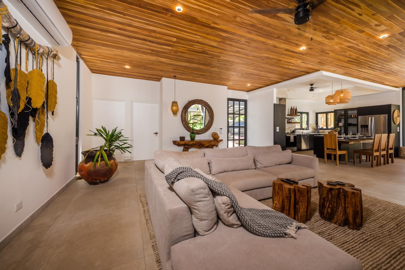 4 bed Single Family Homes For Sale in Tamarindo, Guanacaste - thumb 2