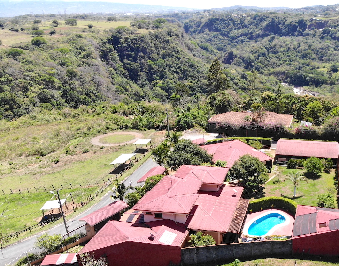 4 bed Single Family Homes For Sale in Ciudad Colon, San Jose - thumb 1