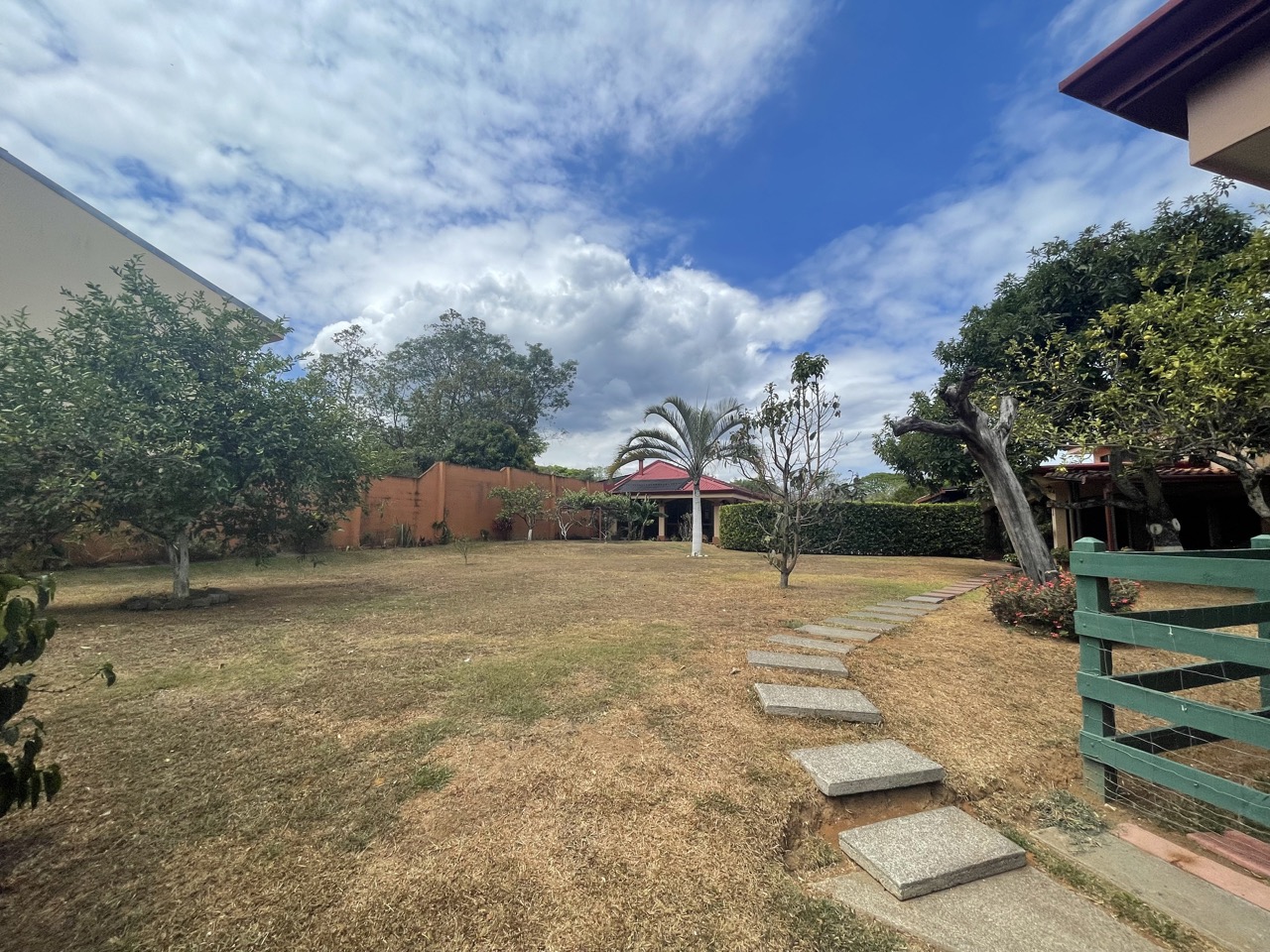 4 bed Single Family Homes For Sale in Ciudad Colon, San Jose - thumb 22