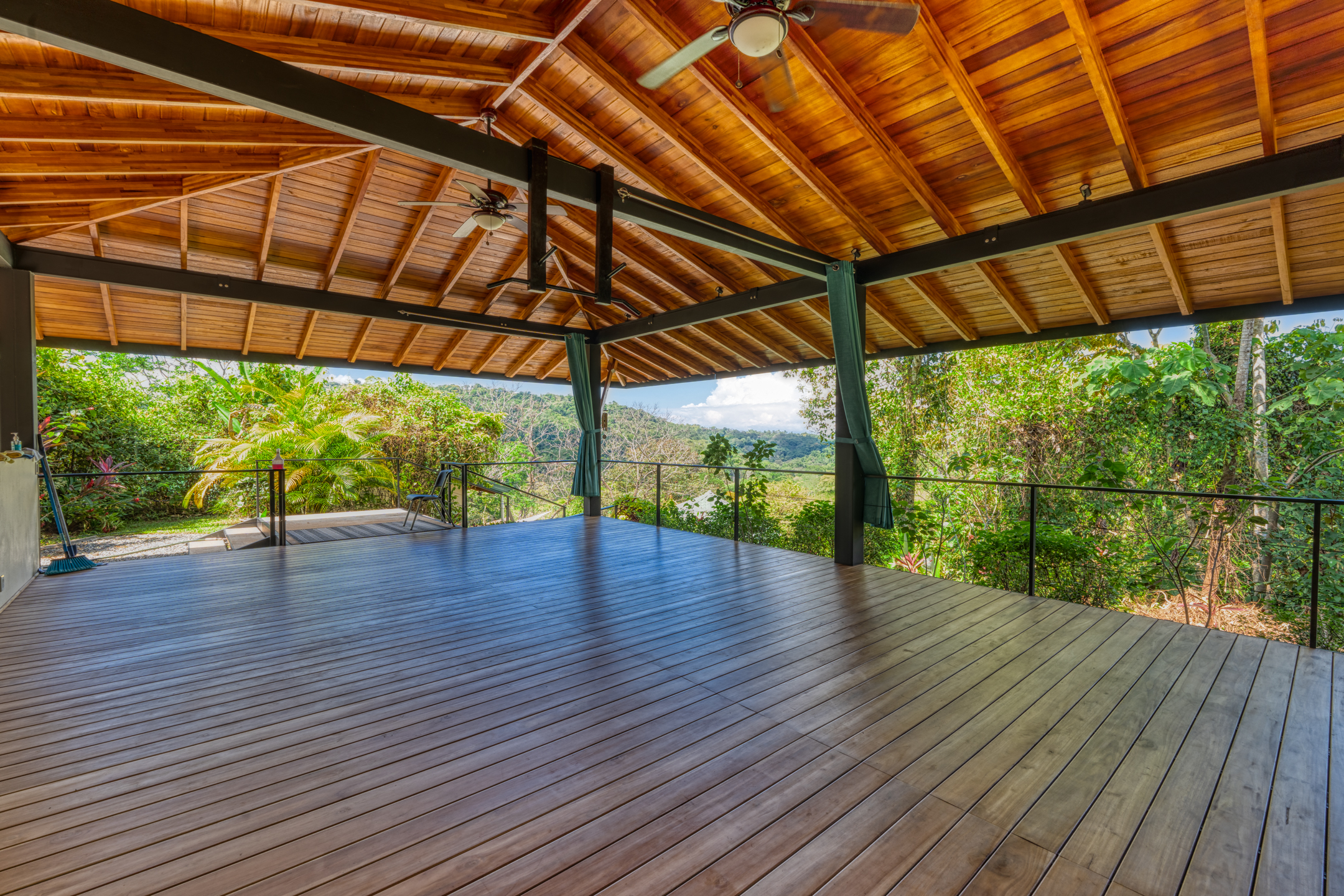 8 bed Hotel / Leisure For Sale in Ojochal, Puntarenas - thumb 7