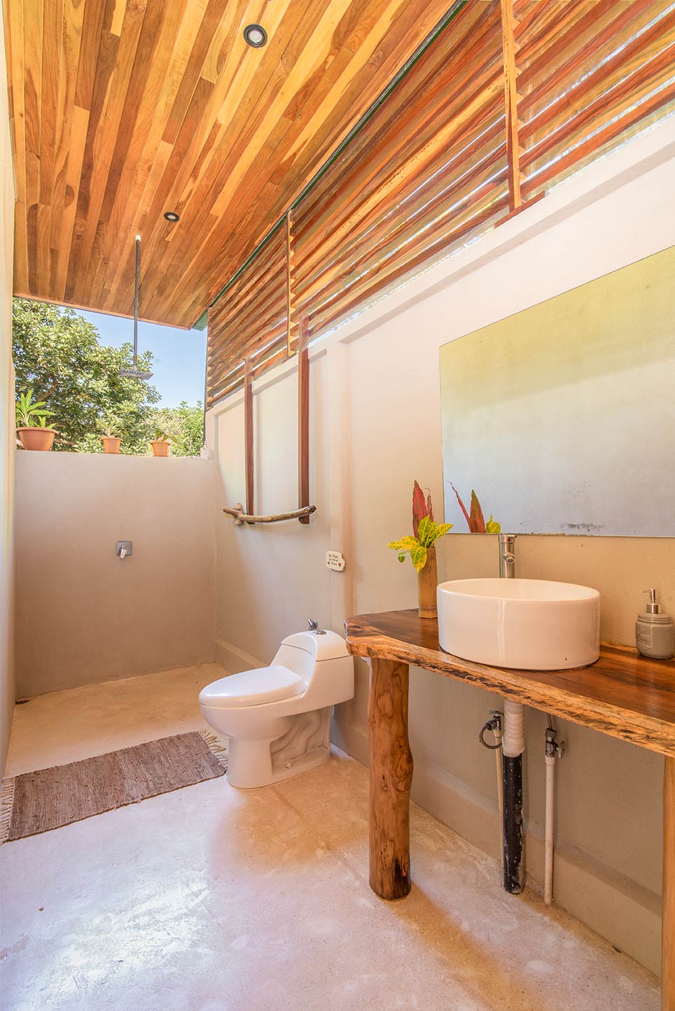 4 bed Single Family Homes For Sale in Santa Teresa, Puntarenas - thumb 18